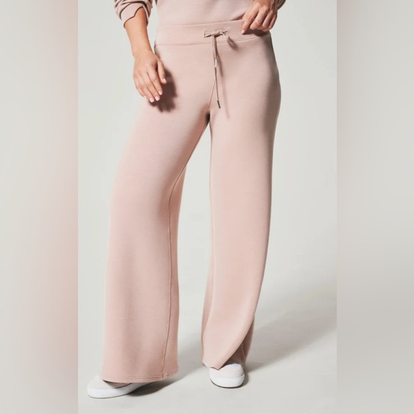 SPANX Pants - NWT! SPANX AirEssentials Wide Leg Pant in Lunar (Tan) / Size Petite L